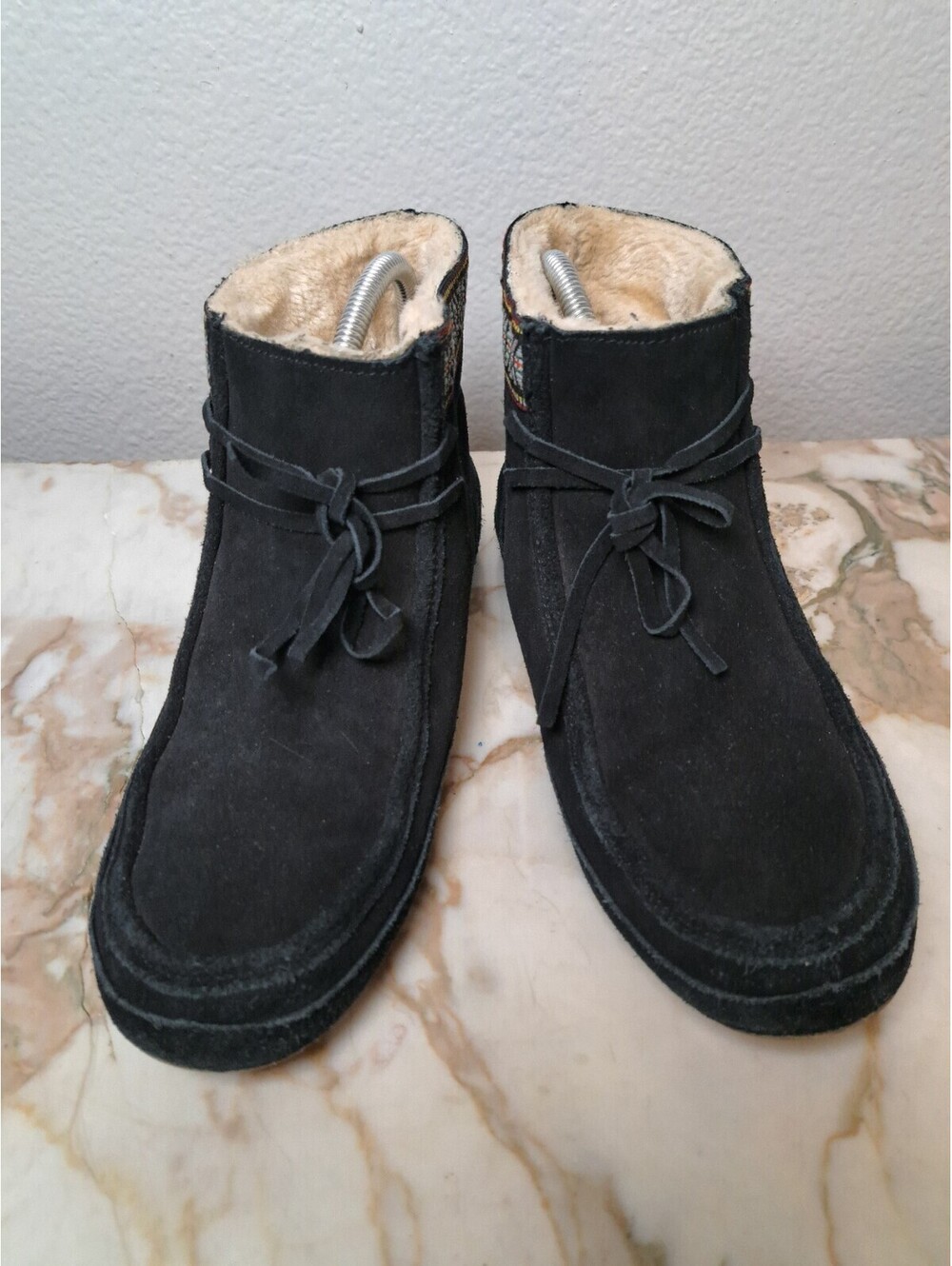 Lucky Brand Black Suede 8.5 Shearling Lined Ankle Booties Lace Geometric Pattern